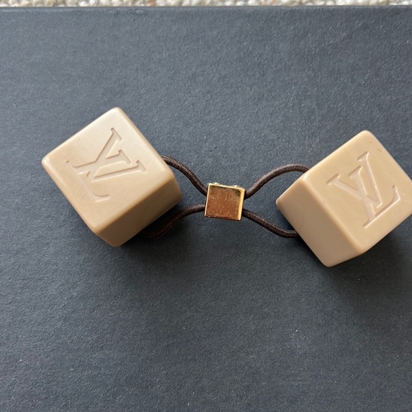 Louis Vuitton | Vintage Tan Hair Cubes - Picture 1 of 4